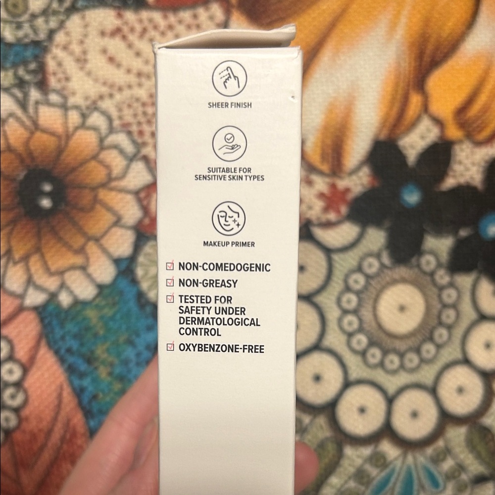 IT Cosmetics Invisible Hydrating Serum Sunscreen SPF 50 - Picture 4 of 5